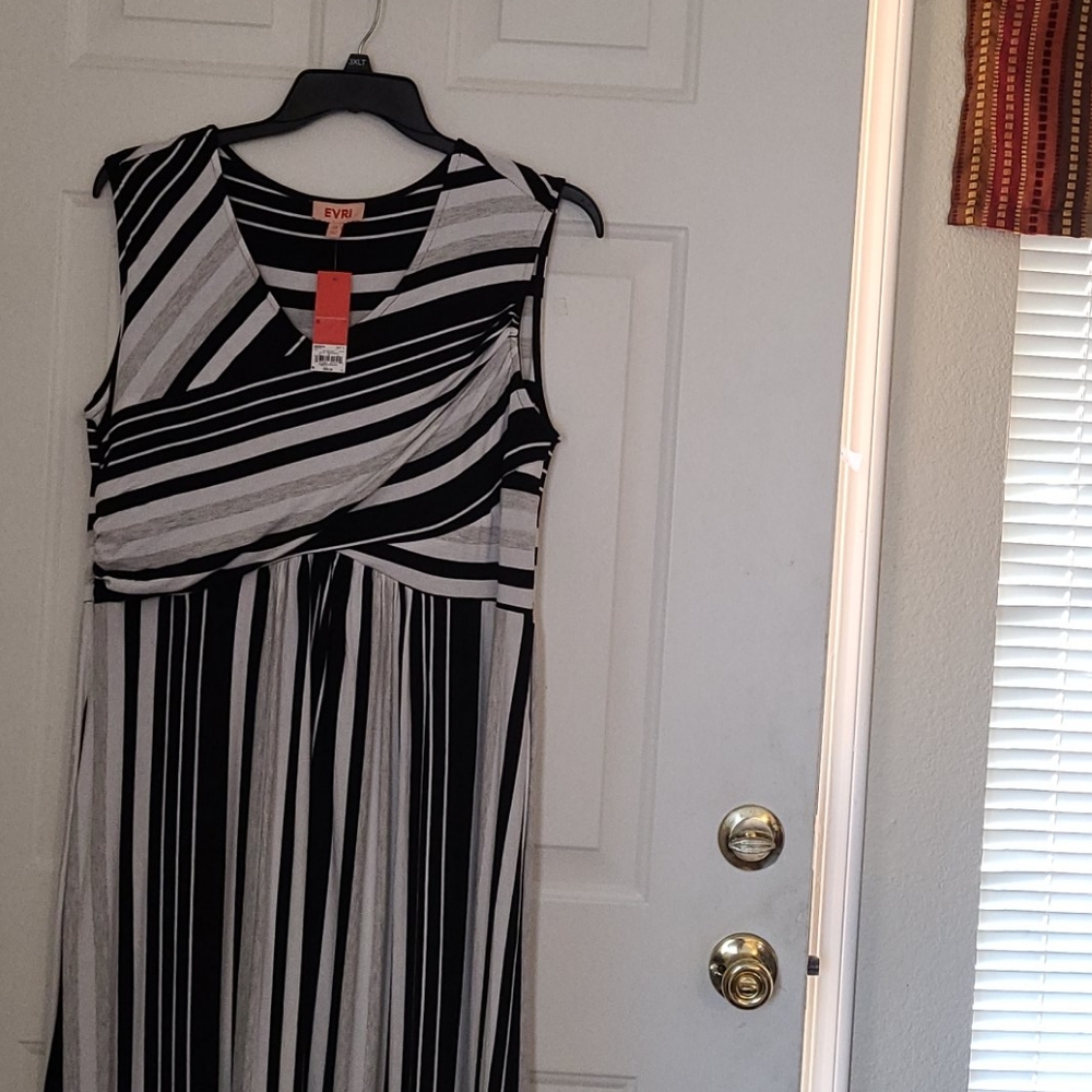 Maxi sleeveless dress
